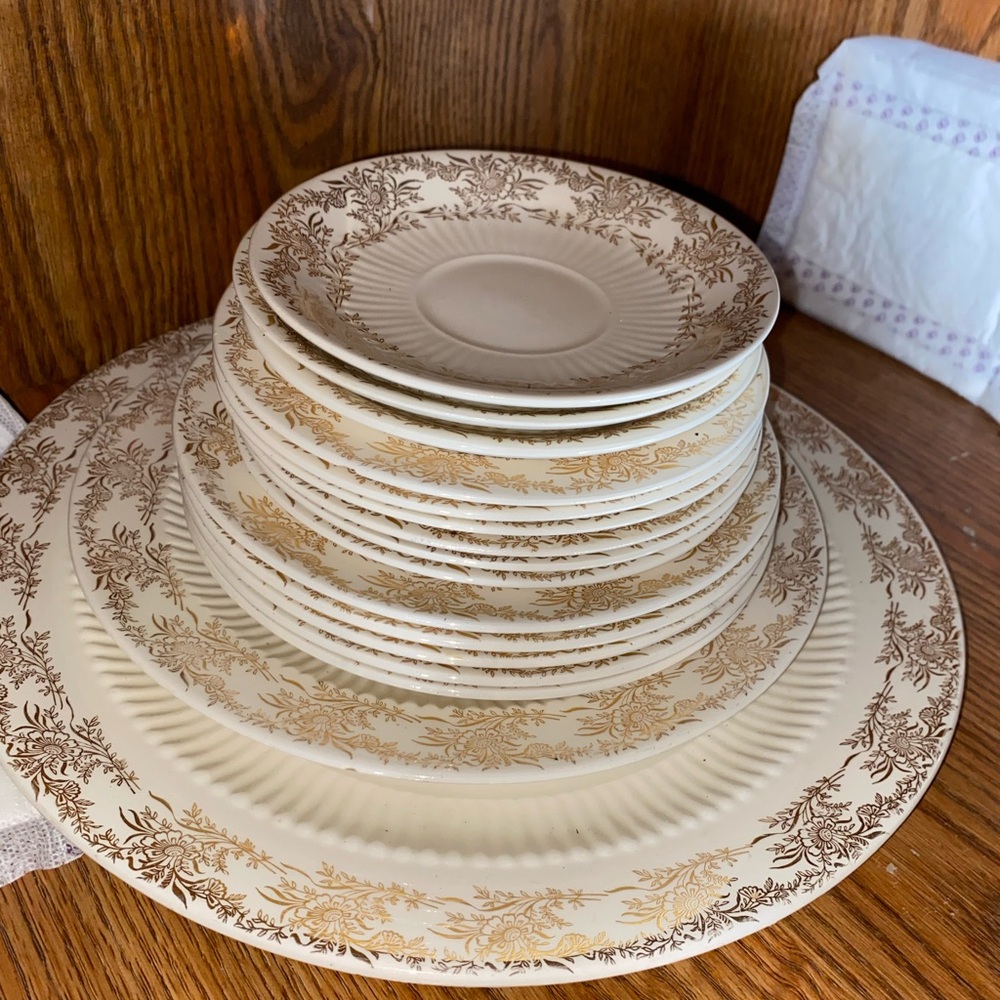 Vintage 24kt.Gold Bridal gold Ivory Plate Set with Floral Trim - Elegant